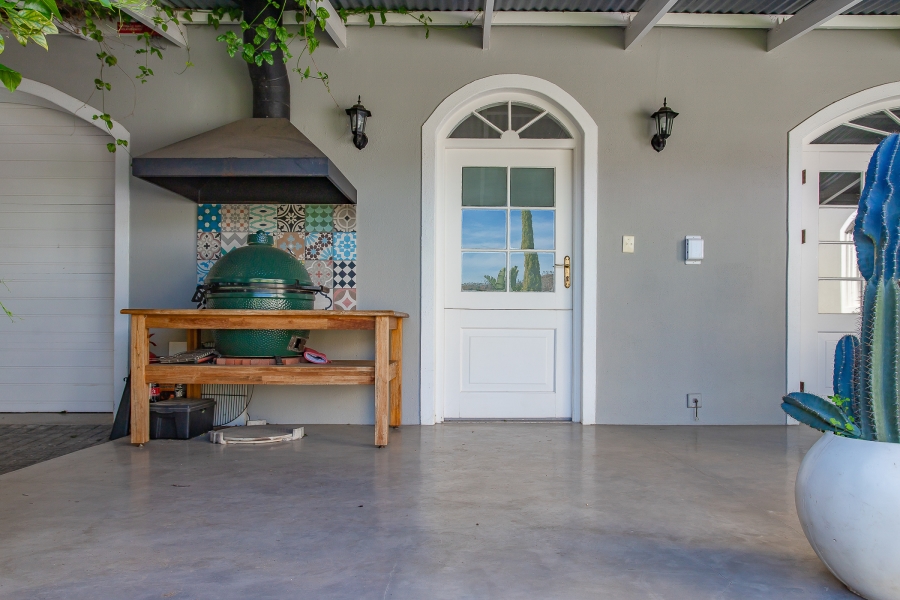 To Let 4 Bedroom Property for Rent in Franschhoek Western Cape